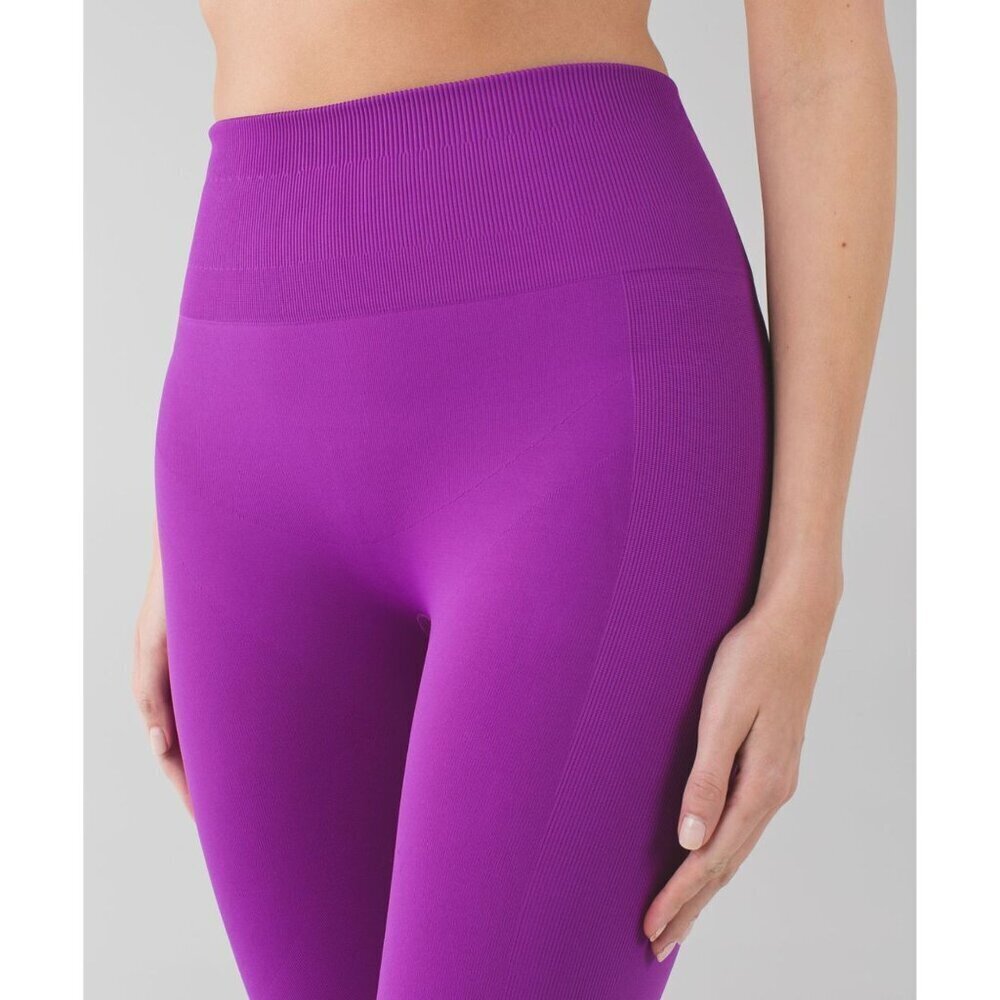 Lululemon Tender Violet Zone In Crop Leggings Size 8 - 23011